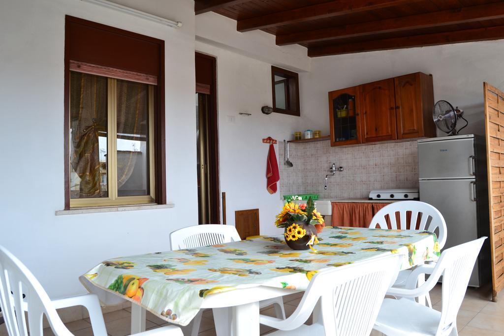 Casa Vacanze Laura Isola delle Femmine Exterior foto